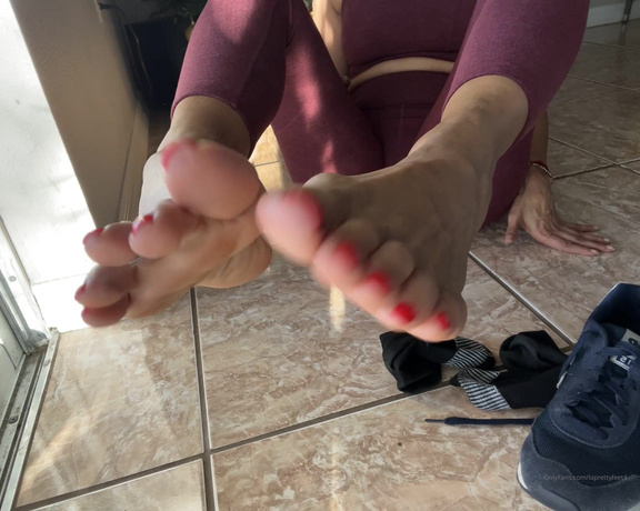 Laprettyfeet4 aka laprettyfeet4 OnlyFans - Enjoy my stinkies after gym