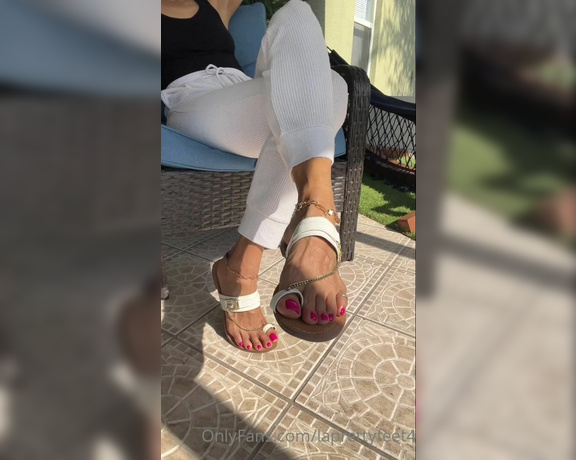 Laprettyfeet4 aka laprettyfeet4 OnlyFans - Give me what I deserve a good