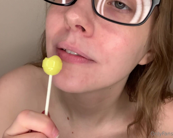 Jennaize aka jennaize OnlyFans - Lollipop licking + counting down from 35