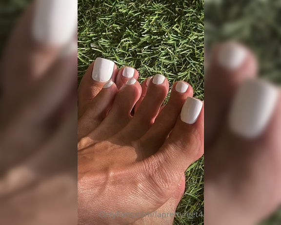 Laprettyfeet4 aka laprettyfeet4 OnlyFans - Would you suck or lick What would you put in between Wrinkle real toes yummm