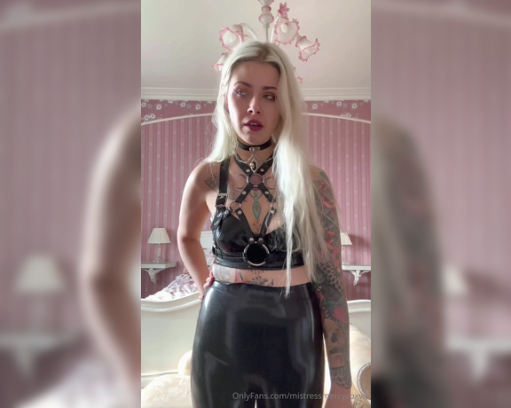 Mistress Mercy aka mistressmercyxoxvip OnlyFans - Pink room Toxic girlfriend POV of course I had to tell all of my friends you