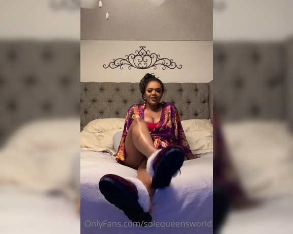 Sole Queen aka solequeensworld OnlyFans - Your Queen has arrived watch this and cum to her sexy feet before you