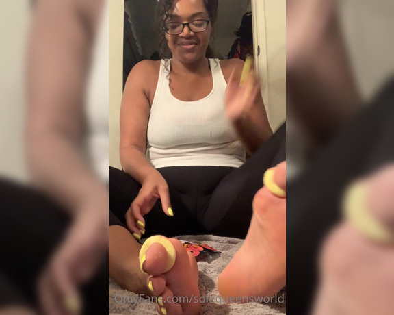 Sole Queen aka solequeensworld OnlyFans - Peach rings around my yellow toeswatch me eat them off also, it’s hard to take