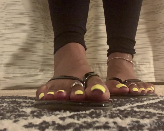 Sole Queen aka solequeensworld OnlyFans - Flip Flops and yellow toes a little ASMR to get you going this morning