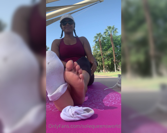 Sole Queen aka solequeensworld OnlyFans - Decided to let my feet breathe after my park walkI wonder if I have any secret