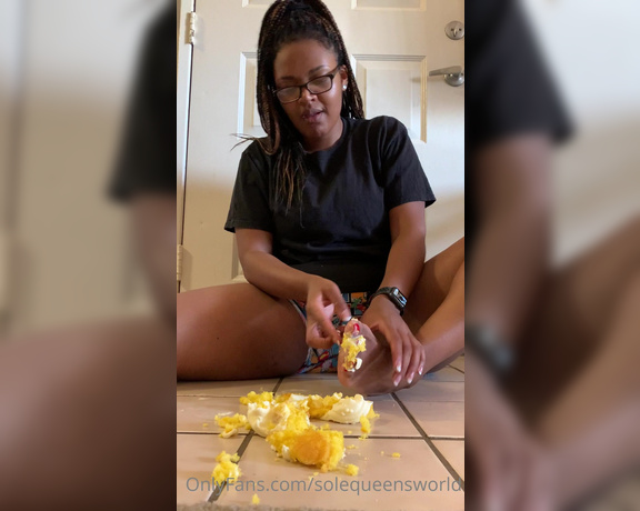 Sole Queen aka solequeensworld OnlyFans - Birthday Cake Smashbe kind, this is my first ever crushing video Lol