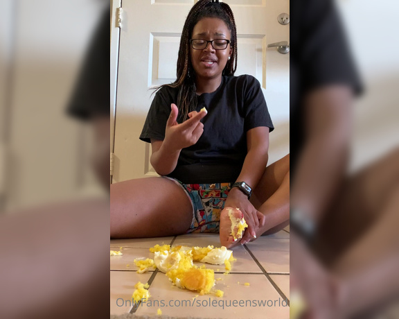 Sole Queen aka solequeensworld OnlyFans - Birthday Cake Smashbe kind, this is my first ever crushing video Lol