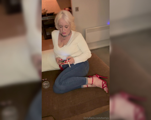 Torryy aka torryy OnlyFans - Relaxing with a cigarette