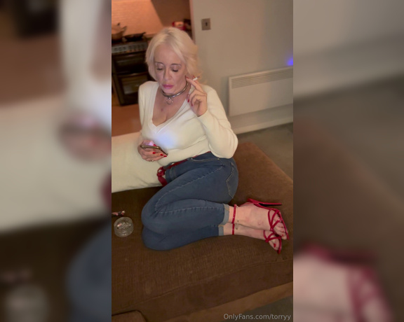 Torryy aka torryy OnlyFans - Relaxing with a cigarette