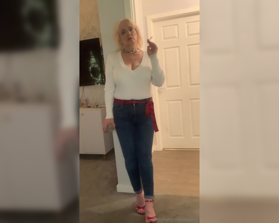 Torryy aka torryy OnlyFans - Trying new jeans while I have a smoke