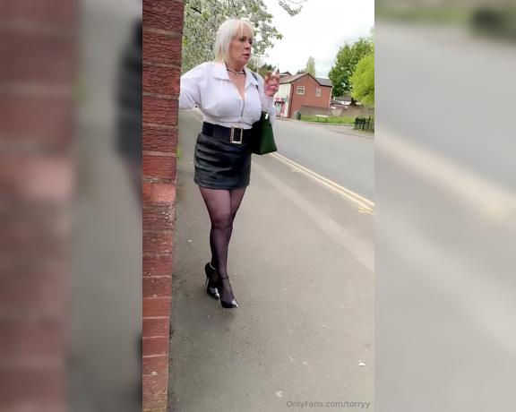 Torryy aka torryy OnlyFans - Smoking in my leather miniskirt