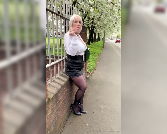 Torryy aka torryy OnlyFans - Smoking in my leather miniskirt