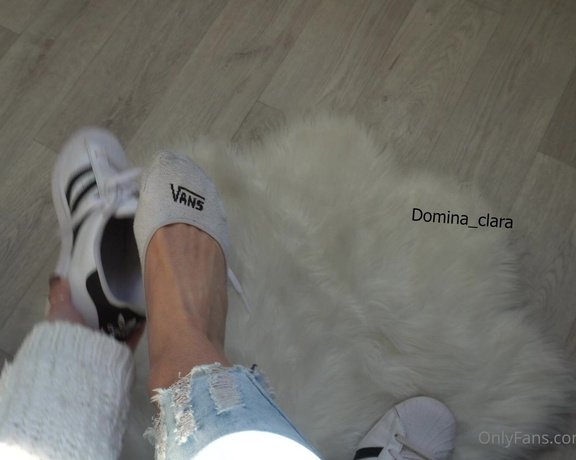 Domina_clara aka domina_clara OnlyFans - Worship my feet &lt3 They can control your mind 3 Vnres ces petits pieds qui peuvent