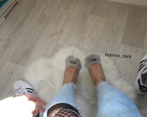 Domina_clara aka domina_clara OnlyFans - Worship my feet &lt3 They can control your mind 3 Vnres ces petits pieds qui peuvent