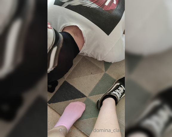 Domina_clara aka domina_clara OnlyFans - Tre une alpha ne sapprend pas Mes pieds ont passs 8heures dans ces chaussures avant que