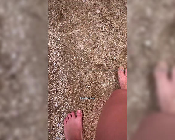 Nina’s Feet aka ninadiaz.feet OnlyFans - Who likes feet seasoned with salt I went to the beach and I couldnt help