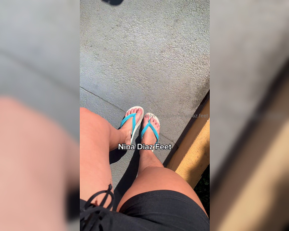 Nina’s Feet aka ninadiaz.feet OnlyFans - ToeJam with FlipFlops! I spend the day with my FlipFlops, and my feet sweat