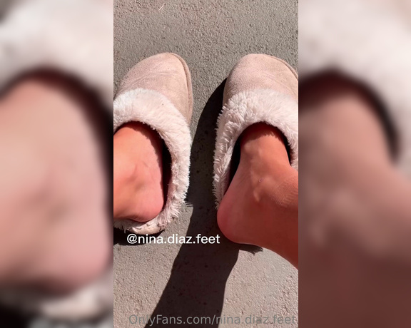 Nina’s Feet aka ninadiaz.feet OnlyFans - Who likes red nails