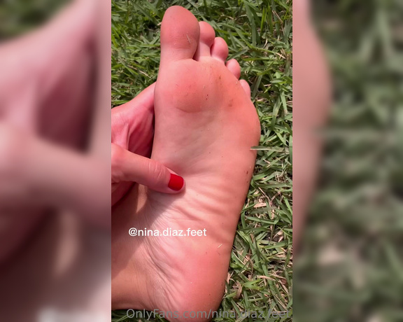 Nina’s Feet aka ninadiaz.feet OnlyFans - Who likes red nails