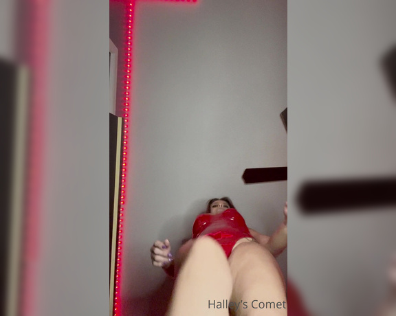 Halleys Comet aka halleyscomet69 OnlyFans - The giantess set you didn’t realize you needed in your life I hope you love