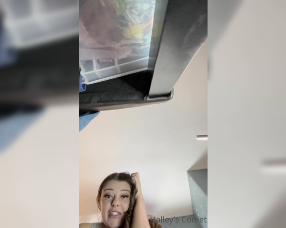 Halleys Comet aka halleyscomet69 OnlyFans - I hope you enjoy this giantess set This 6 min video was requested by a fan