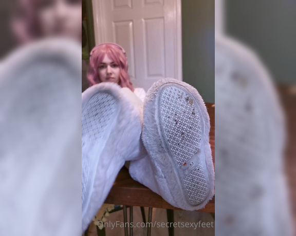 Princess Penelope aka secretsexyfeet OnlyFans - Worship my feet fresh out of my smelly slippers!