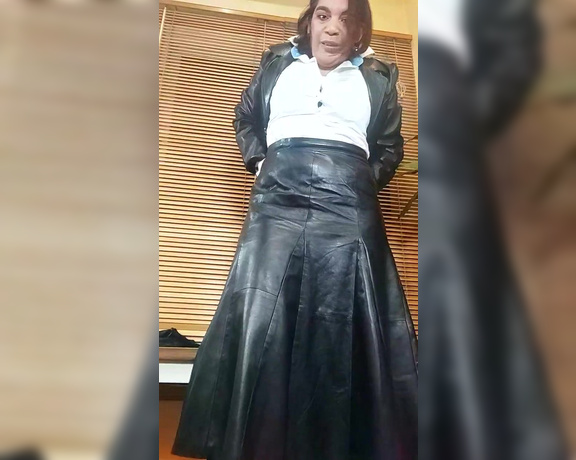 Reina Leather aka reinaleather OnlyFans Video 1569