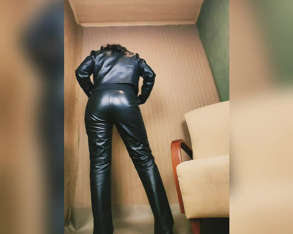 Reina Leather aka reinaleather OnlyFans - Good morning Days are better for Me , feeling much Enter after my trip to Colombia