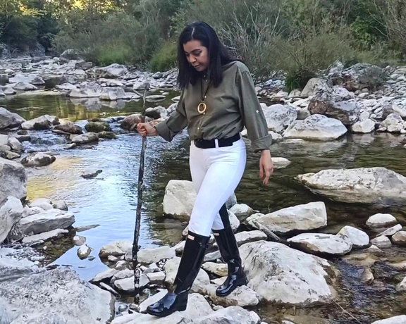 Reina Leather aka reinaleather OnlyFans - Refreshing!!!!!!