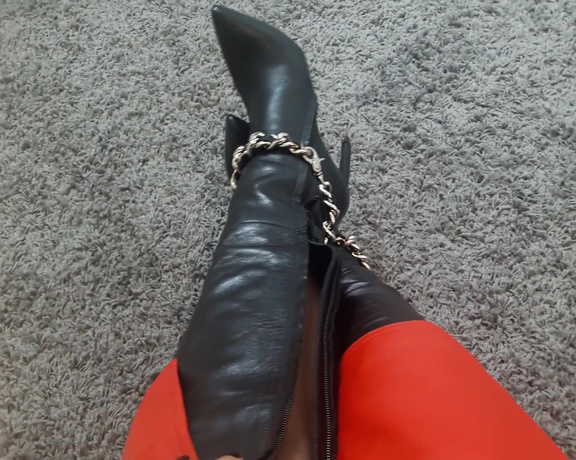 Reina Leather aka reinaleather OnlyFans - Red is radwhat do u think