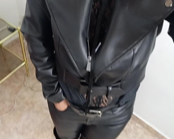 Reina Leather aka reinaleather OnlyFans - Worship, lick it all over