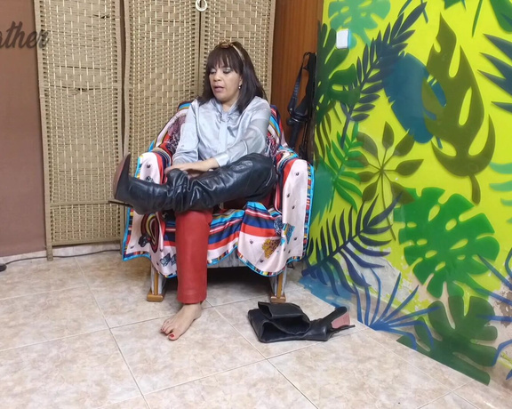 Reina Leather aka reinaleather OnlyFans - Videooo is here Red trousers with blackred boots Thank you for the interaction to those who