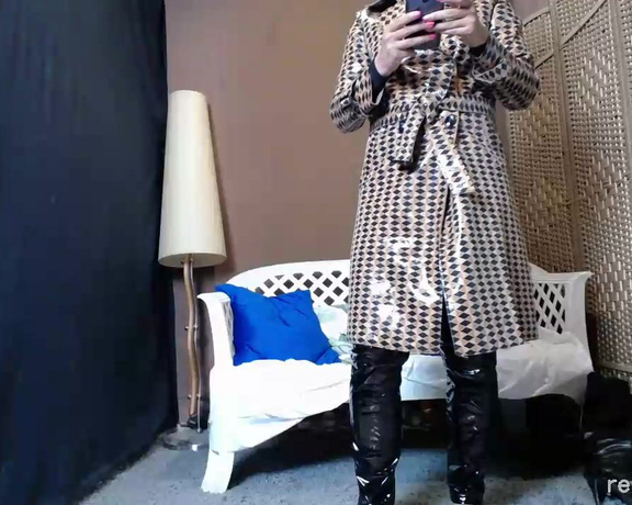 Reina Leather aka reinaleather OnlyFans Video 9736