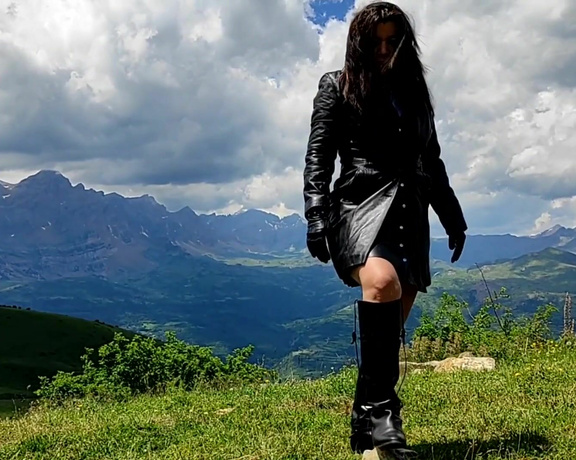 Reina Leather aka reinaleather OnlyFans - Good Morning! I had this video from the last time I went on a leather experience