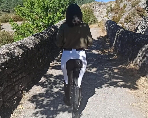 Reina Leather aka reinaleather OnlyFans - The stone bridge !!!!! I love it , youa re walking behind