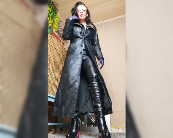 Reina Leather aka reinaleather OnlyFans - This is how I take my pictures