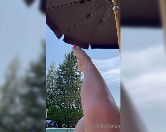 Diana Fetish aka dianafetish OnlyFans - And while I was playing with my little feet in the air, the husbands where staring