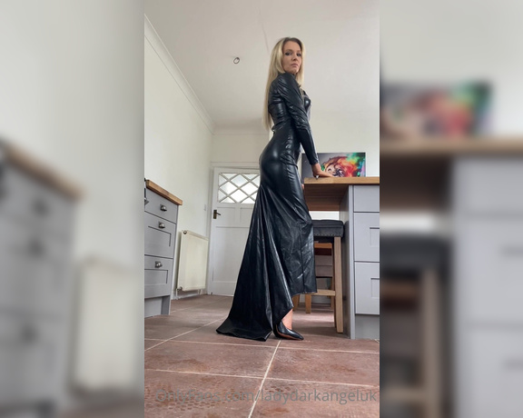 Lady Dark Angel aka Ladydarkangeluk Onlyfans - Worship the ground I walk on