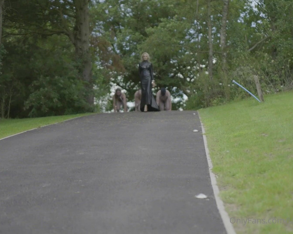 Lady Dark Angel aka Ladydarkangeluk Onlyfans - Walking with my pets