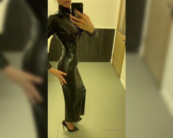 Lady Dark Angel aka Ladydarkangeluk Onlyfans - Watch how this dress sits and moves do sexily on