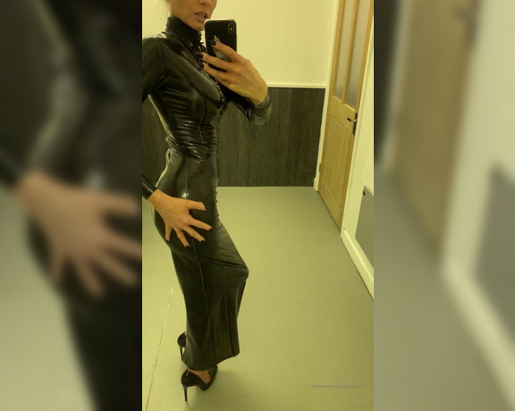 Lady Dark Angel aka Ladydarkangeluk Onlyfans - Watch how this dress sits and moves do sexily on