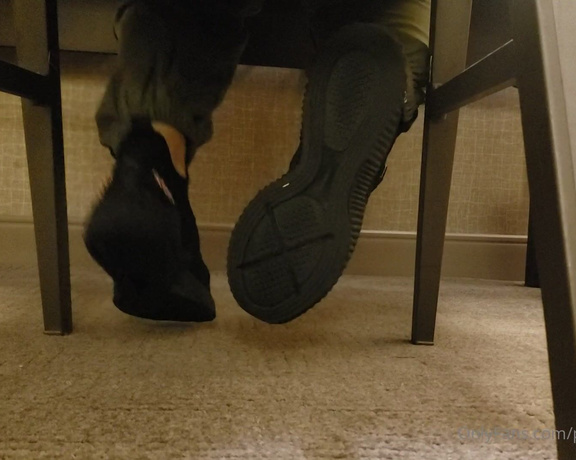 Puerto Rican aka puertoricanfeet OnlyFans - Shoe play under chair