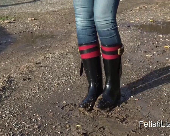 Fetish Liza aka fetishliza OnlyFans - Getting my rubber boots very muddy during my walk and somebody has to clean them
