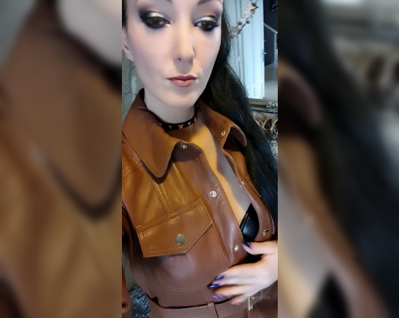 Fetish Liza aka fetishliza OnlyFans - Leather tease )