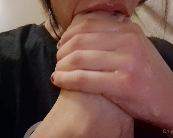 Nirvy aka nirvy OnlyFans - My feet make me hornier every day, I cant help