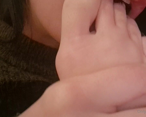 Nirvy aka nirvy OnlyFans - My pedicure is always a mess but I cant help but suck my feet and ruin