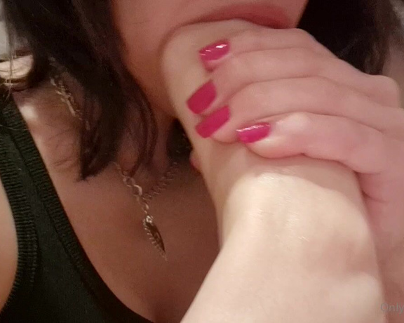 Nirvy aka nirvy OnlyFans - My feet make me weak