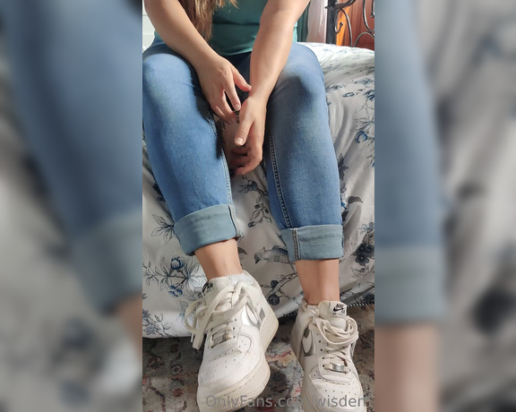 Wisdem aka wisdem OnlyFans - Weve just been out for a long walk  I was wearing my Nike AirForce 1s