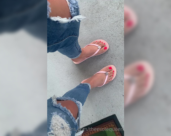 Theesolequeen aka theesolequeen OnlyFans Video 9158