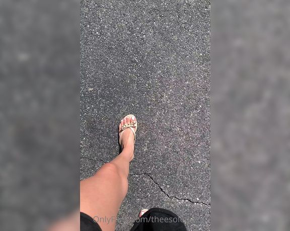 Theesolequeen aka theesolequeen OnlyFans - Casual afternoon of perfection